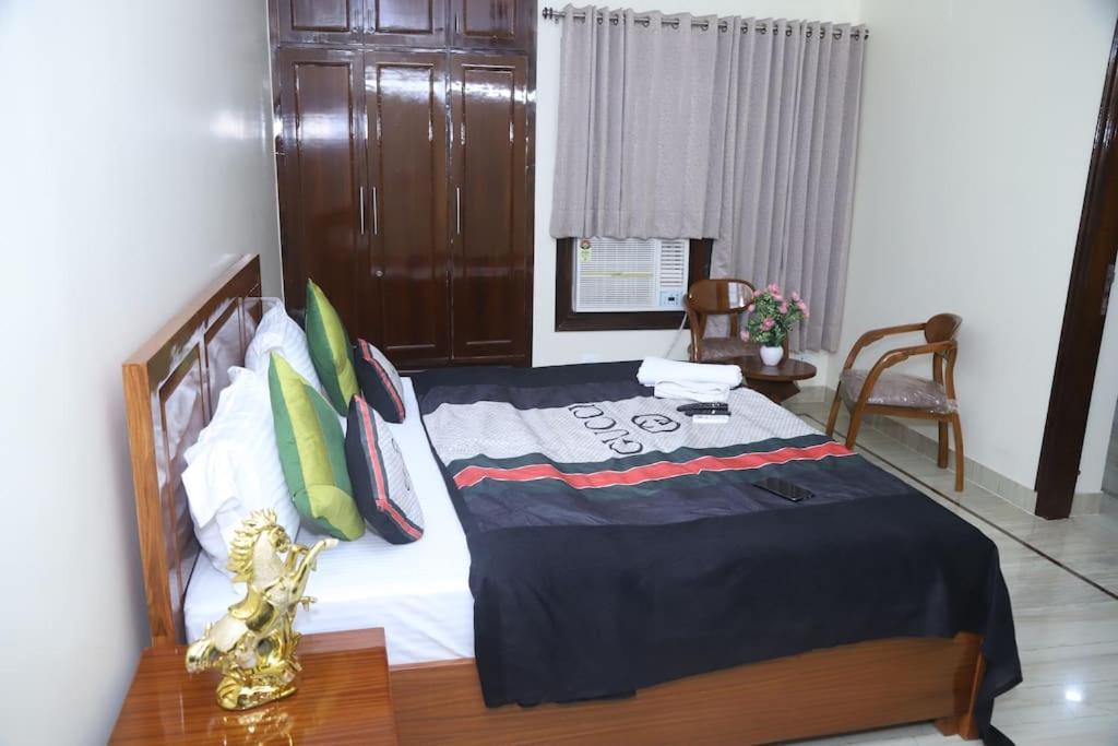 Divine India Service Apartment 3Bhk,B57 Sarita Vihar,Apollo Neu-Delhi Exterior foto