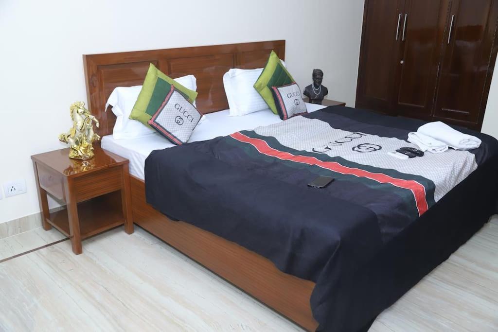 Divine India Service Apartment 3Bhk,B57 Sarita Vihar,Apollo Neu-Delhi Exterior foto