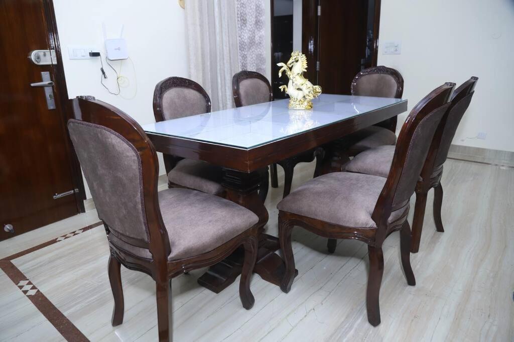 Divine India Service Apartment 3Bhk,B57 Sarita Vihar,Apollo Neu-Delhi Exterior foto