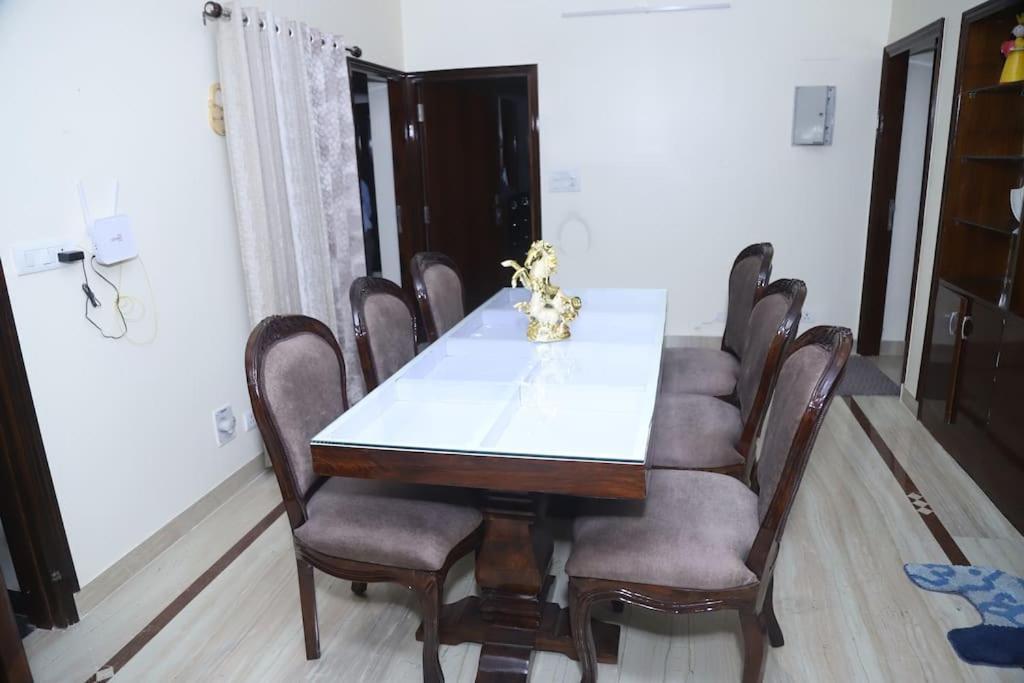 Divine India Service Apartment 3Bhk,B57 Sarita Vihar,Apollo Neu-Delhi Exterior foto