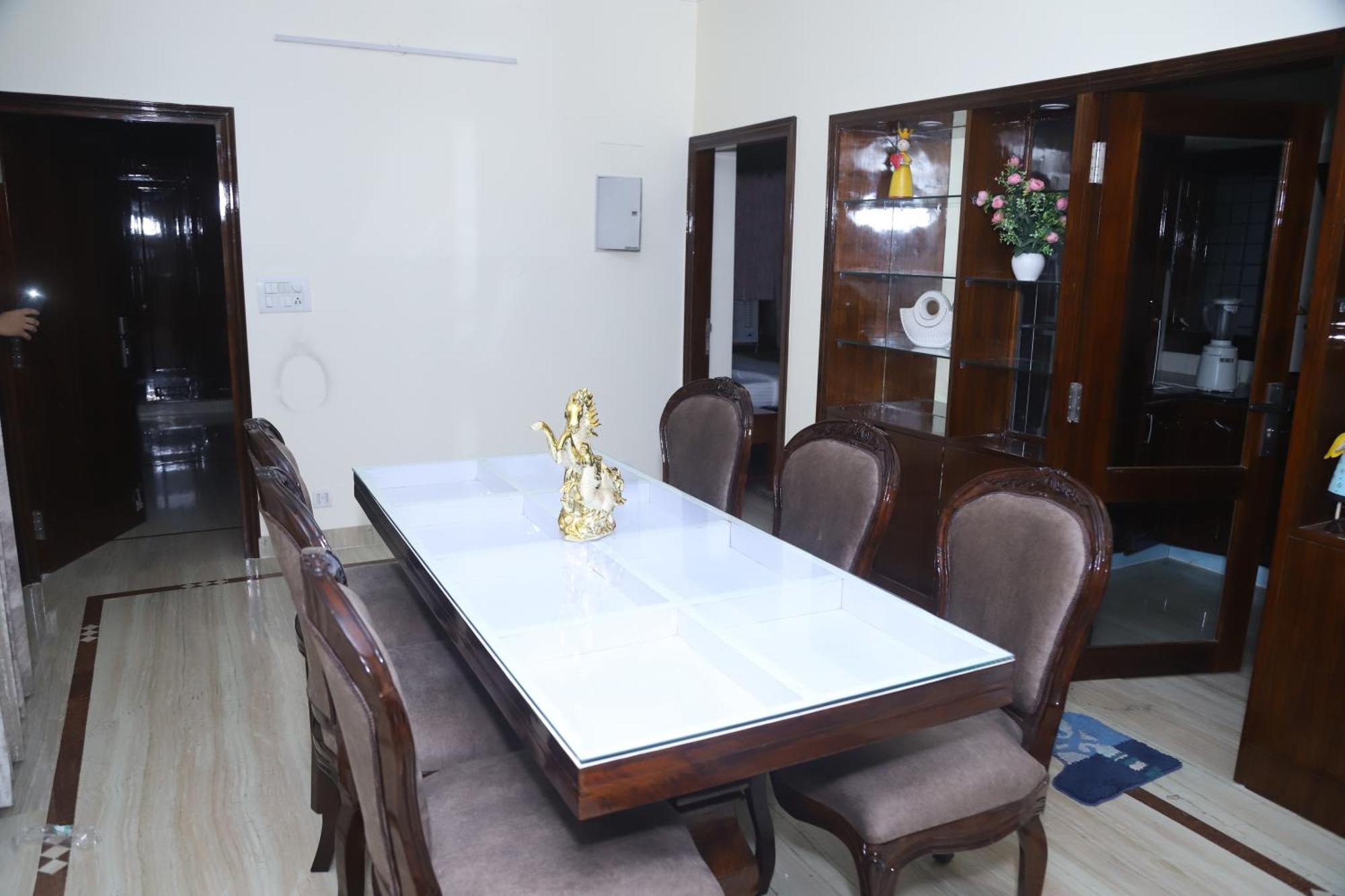 Divine India Service Apartment 3Bhk,B57 Sarita Vihar,Apollo Neu-Delhi Exterior foto