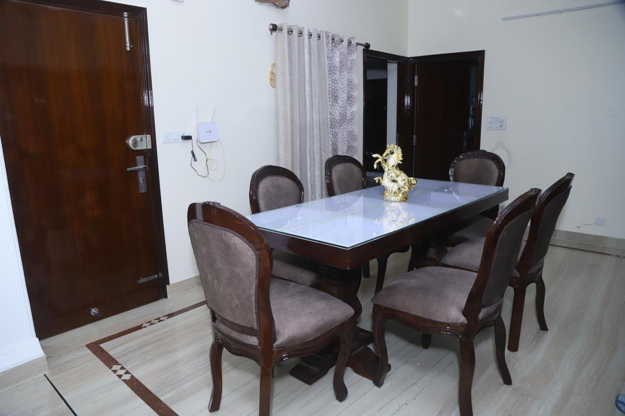 Divine India Service Apartment 3Bhk,B57 Sarita Vihar,Apollo Neu-Delhi Exterior foto